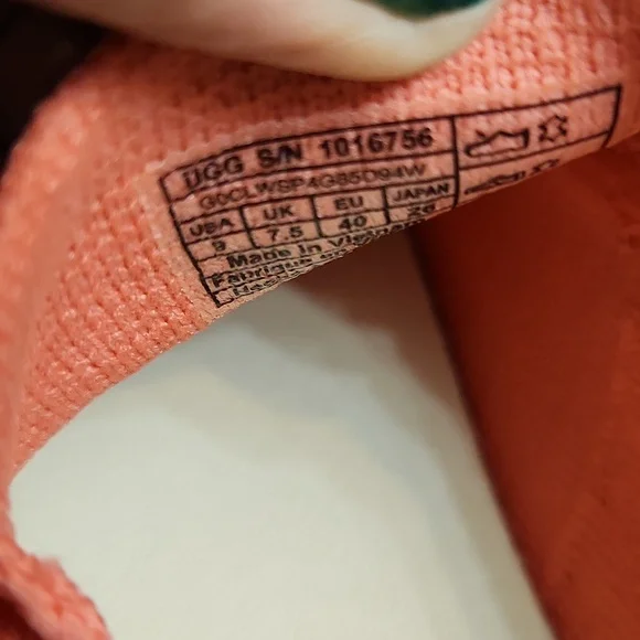 UGG Sammy Slip-on Coral Knit sneakers (w size 9) - Picture 10 of 10
